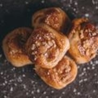(6) Garlic Knots